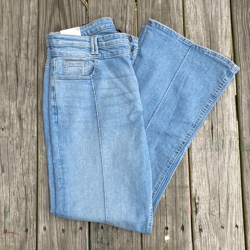 NWT High Rise Flare Jeans